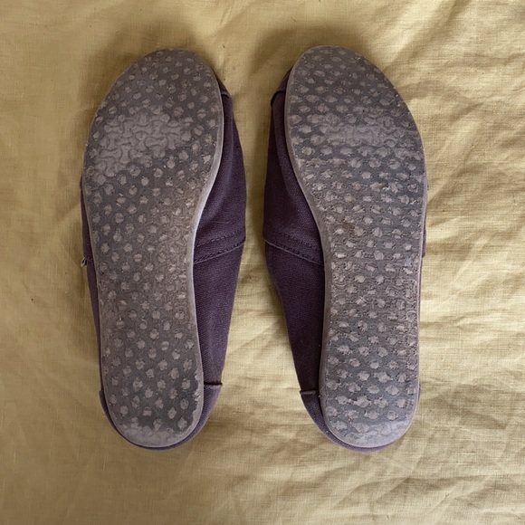 TOMS Classic Grey Slip On - Picture 2 of 4